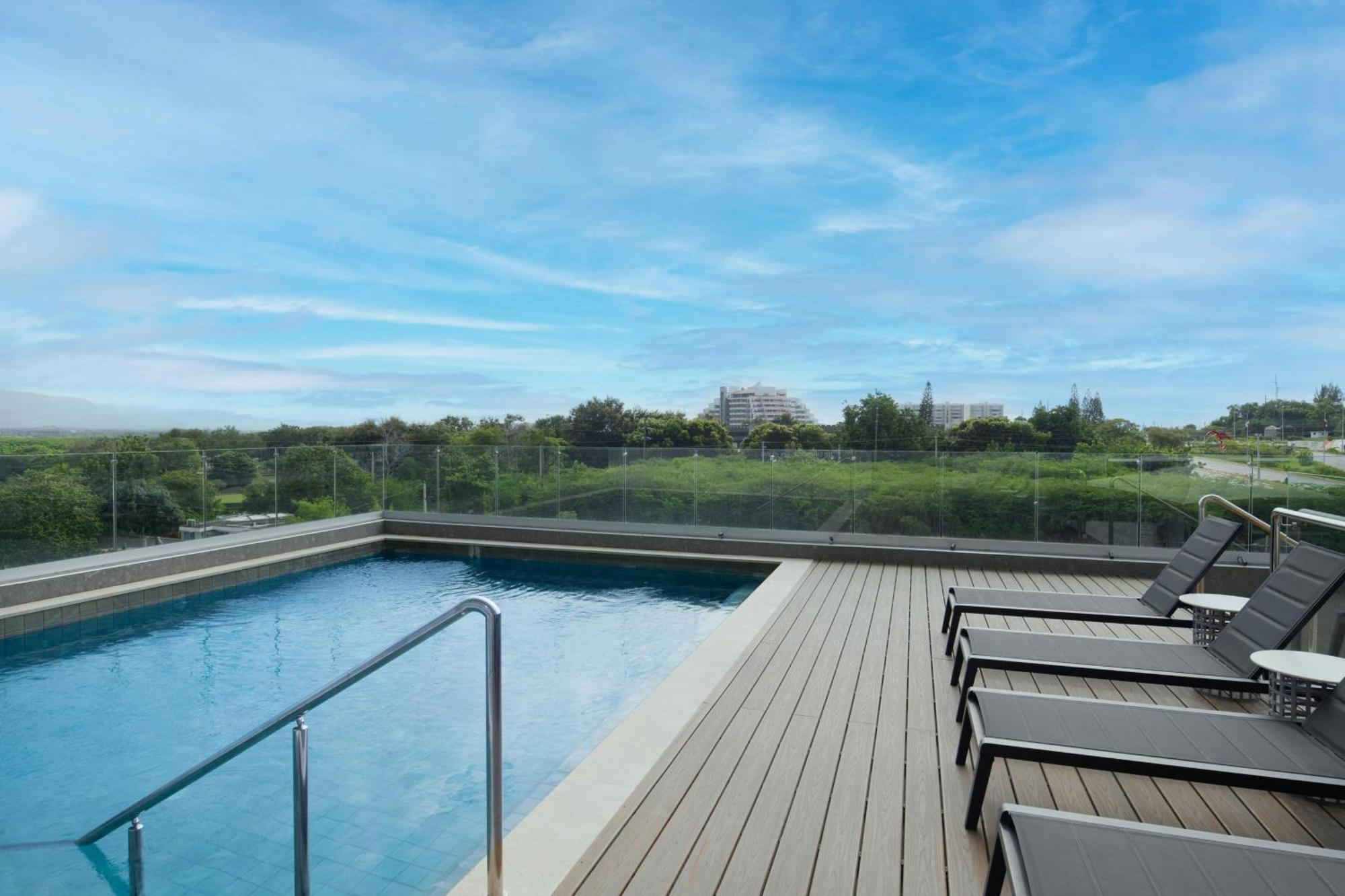 Residence Inn By Marriott Santiago De Los Caballeros Bagian luar foto